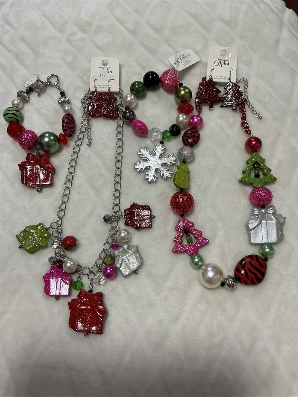 Women’s Christmas Jewelry Sets 6 Piece NWT 3625